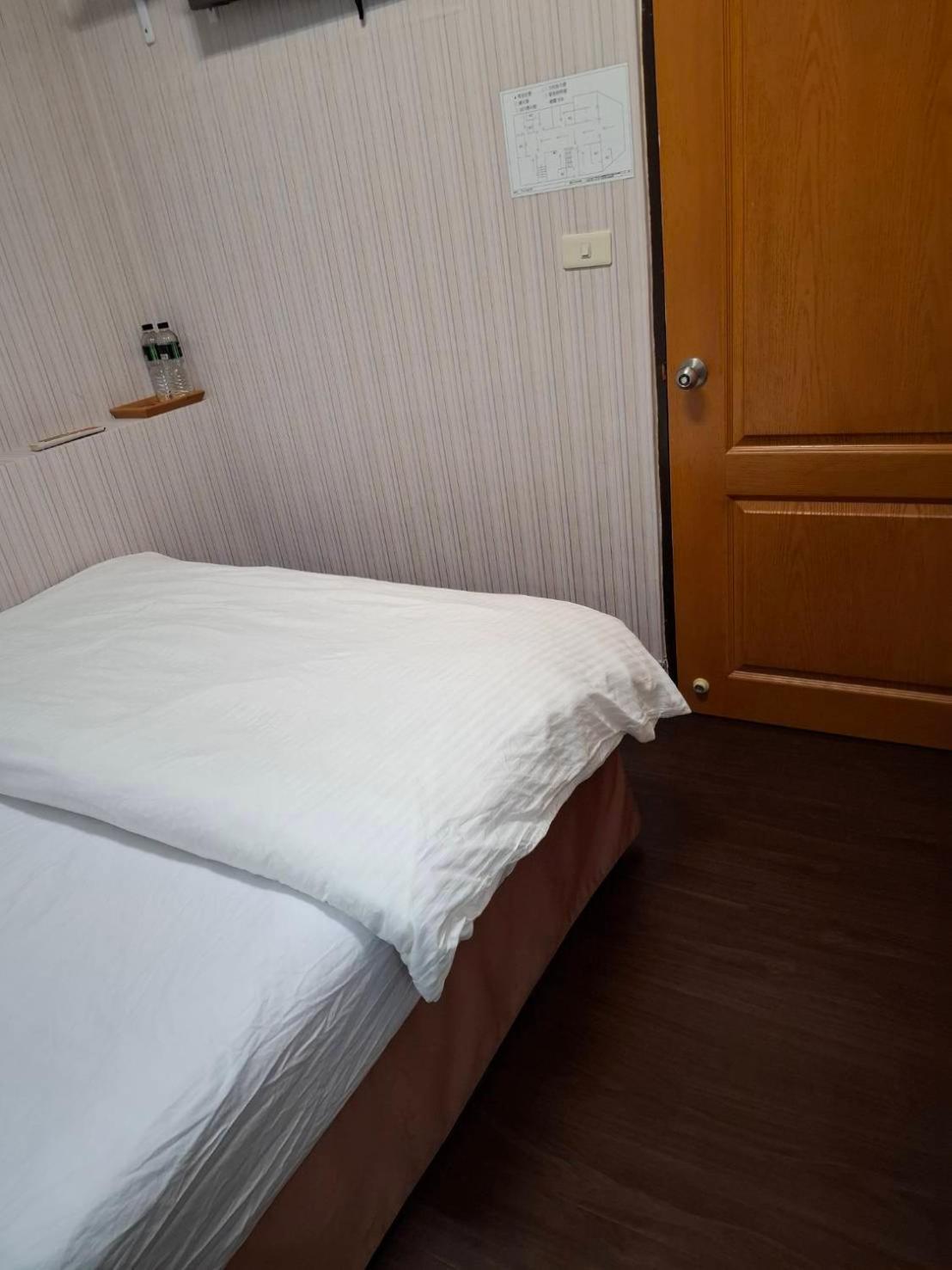 Zhongshan Hostel Fenchihu Extérieur photo